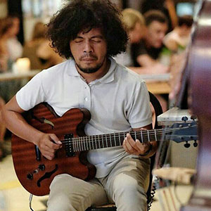 Icang Rahimy – Guitarist